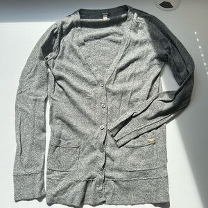 Roots cardigan in salt and pepper